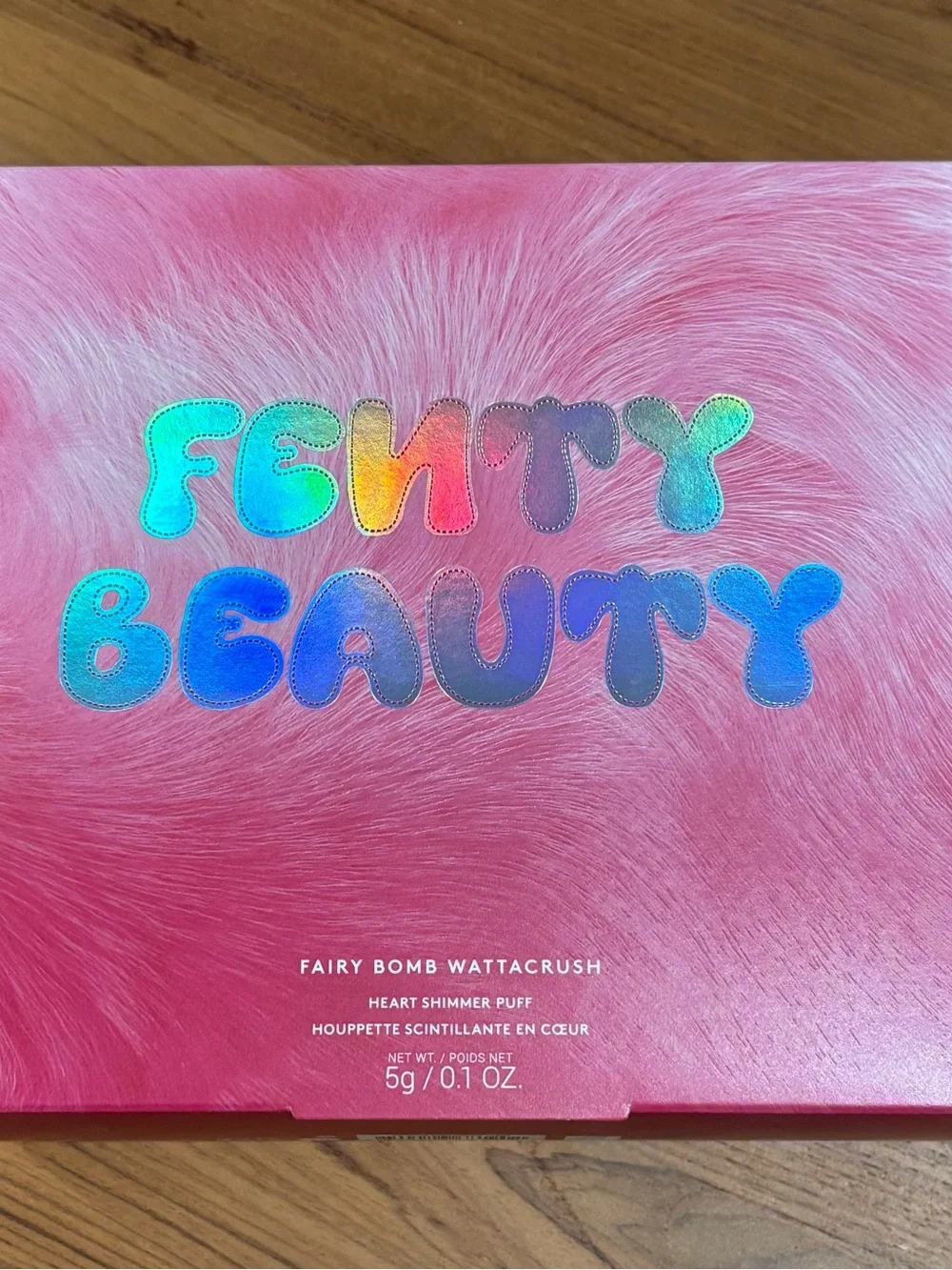 Fenty Beauty Fairy Bomb Wattacrush shimmer/glitter puff